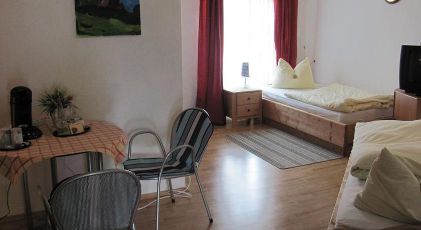 Hotel Negele Hohenfurch Zimmer foto